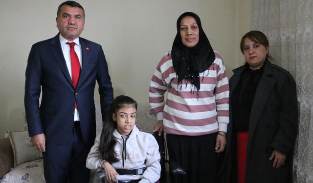 Devlet Bahçeli’den Diyarbakırlı engelli kıza tekerlekli sandalye sürprizi