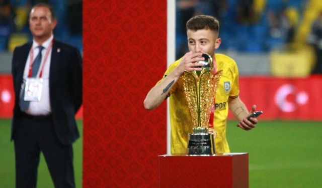 Kocaeli’de silahlı saldırı: 1’i futbolcu 3 yaralı