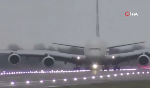 PSG’yi taşıyan uçak piste yan iniş yaptı