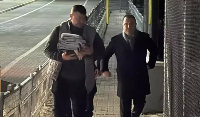 Tahliye edilen avukat Rezan Epözdemir, cezaevinden çıktı