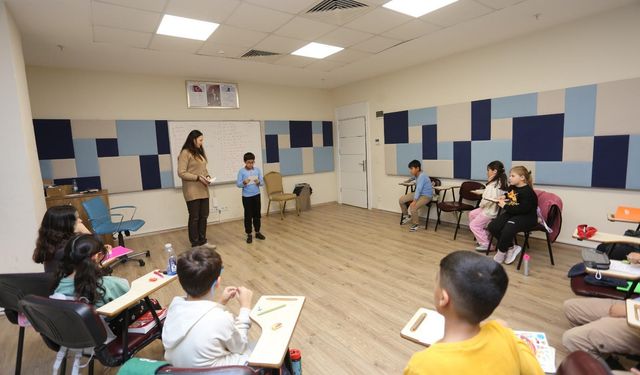 Kepez'de ücretsiz yabancı dil eğitimi