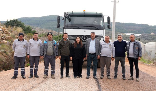 25 yıldır yapılmayan yola asfalt