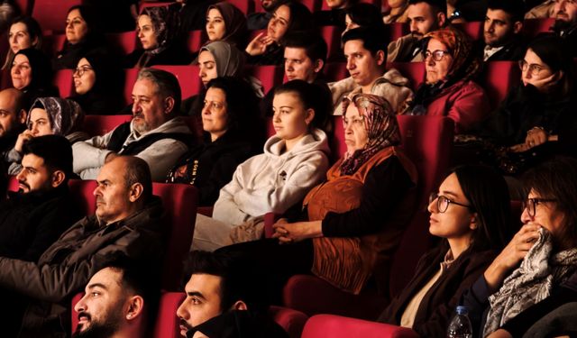 'Kaç Baba Kaç' Kepez sahnesinde