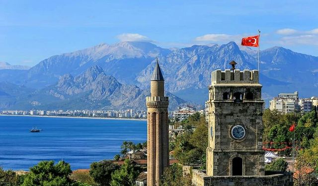 Antalya'da yarın hava nasıl olacak? 10 0cak Cumartesi