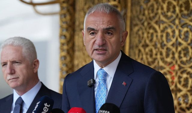 Bakan Ersoy açıkladı: "Ayasofya’da süreç devam ediyor, Sultanahmet’te çalışmalar tamamlandı"