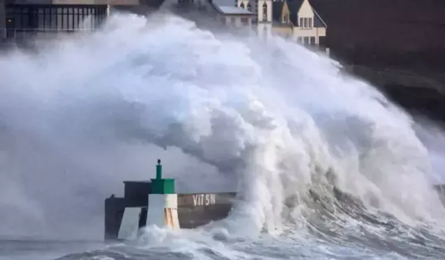 Fransa'da Nils Fırtınası nedeniyle 850 bin hane elektriksiz kaldı