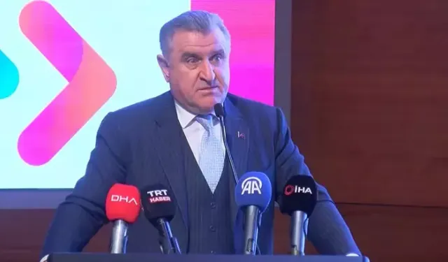 Bakan Bak: Amacımız 100 bin yapay zeka girişimcisi yetiştirmek