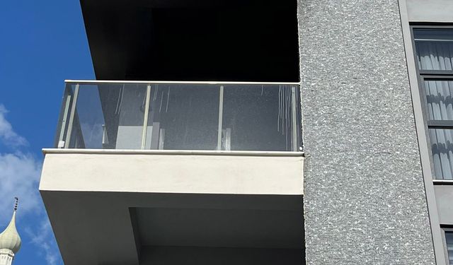 Alanya'da 5 katlı binada yangın