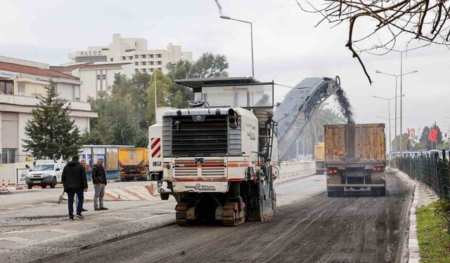100. Yıl Bulvarı'nda asfalt çalışmasının ikinci etabı da tamamlandı