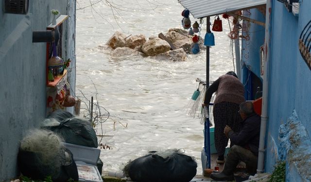 Kuraklıkla boğuşuyordu... Yağışlarla yeniden küçük Venedik oldu