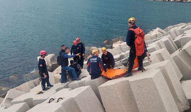 Antalya'da dalgakıranda can pazarı