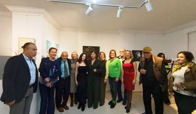 İlk kişisel sergisi