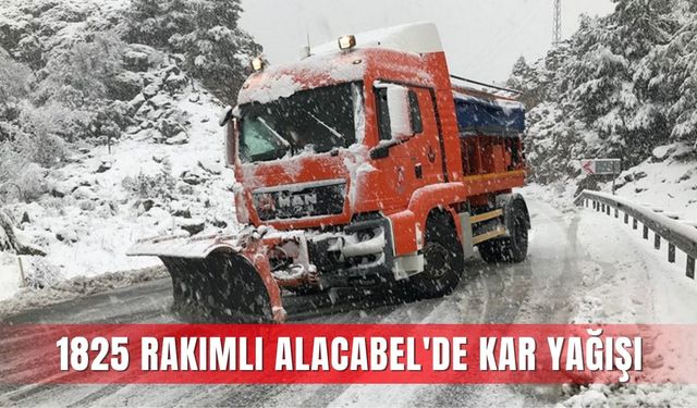 Antalya'da 1825 rakımlı Alacabel'de kar yağışı