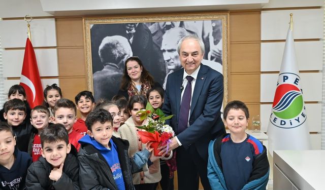 Kocagöz, miniklere belediyeciliği anlattı