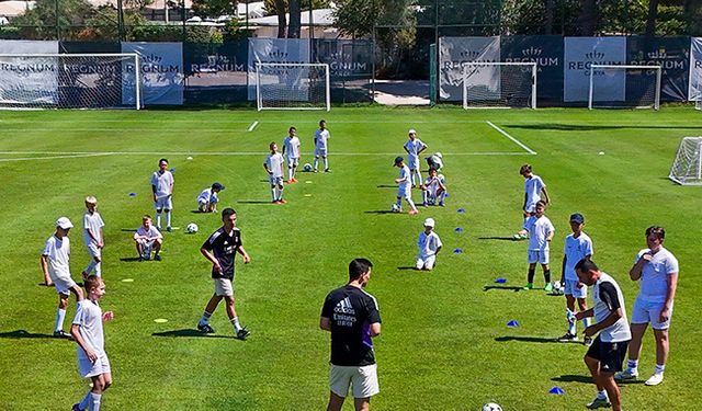 Real Madrid Futbol Okulu Antalya'da eğitim veriyor