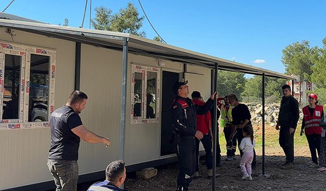 Manavgat'ta torunuyla yaşayan kadına yardım eli