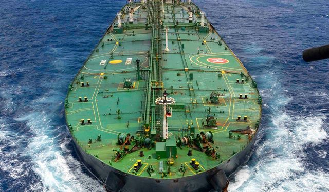 ABD, Hint Okyanusu'nda bir petrol tankerine el koydu