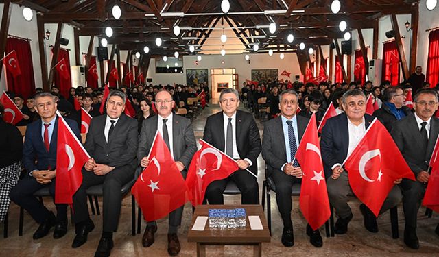 Vali Şahin 'İlk Dersimiz: Bayrak Sevgisi' programında