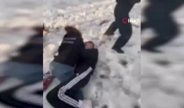 Bolu'da akran zorbalığı: Parkta sıkıştırıp dakikalarca dövdüler!