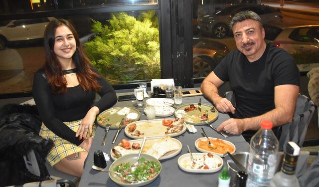 Sanatçıların The Kanat buluşması