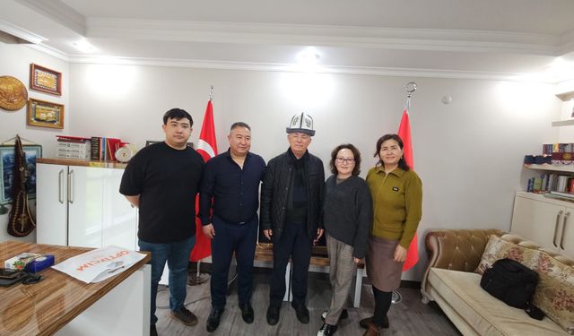Türk Dünyası Antalya Dayanışma Birliği’nden Kırgız Derneği’ne kardeşlik ziyareti