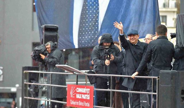 CHP Genel Başkanı Özel: Milletimden utandım, özür diyorum