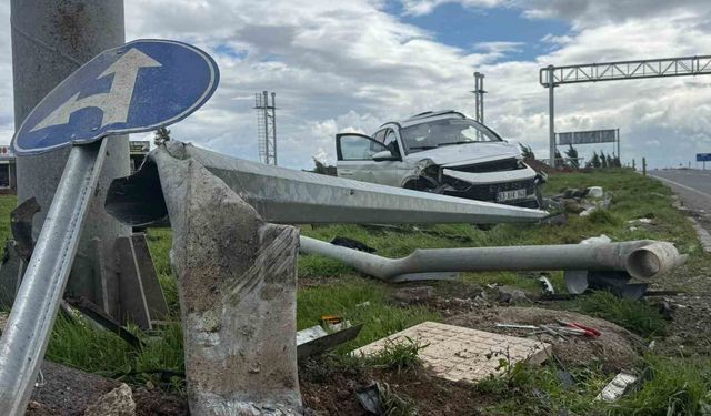 Diyarbakır’da okul servisi kaza yaptı: 13’ü öğrenci 15 yaralı