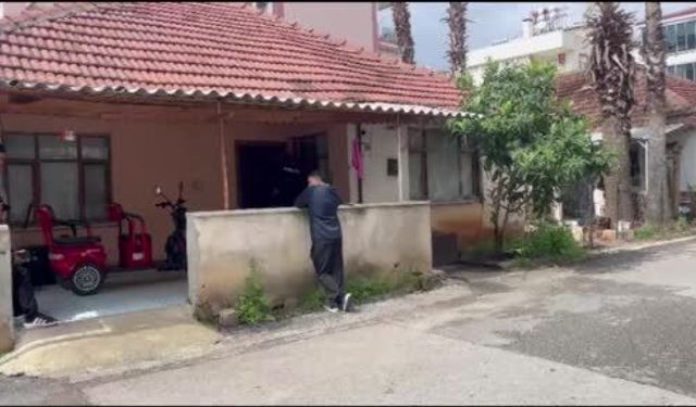 Antalya'da genç evinde ölü bulundu