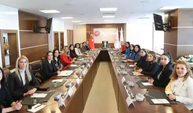 Bakan Göktaş, baroların kadın ve çocuk hakları komisyonu temsilcileriyle görüştü