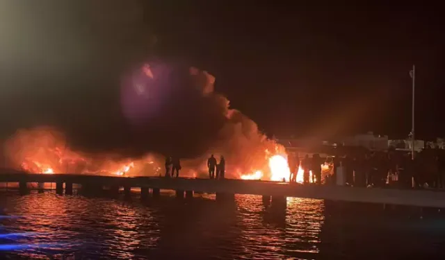 Bodrum'da marinada feci yangın: 8 motoryat alevlere teslim oldu