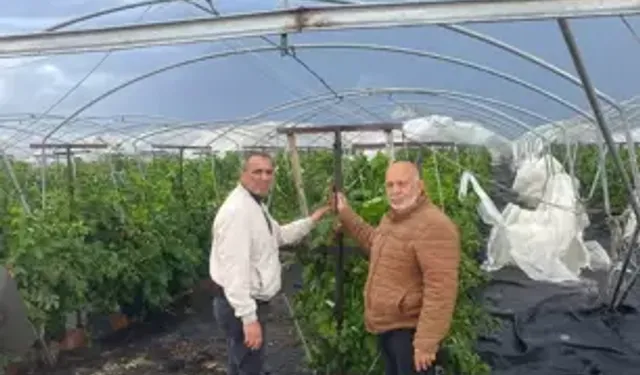 Mersin'de dolu ve fırtına seraları vurdu