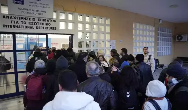 Midilli Adası’nda mahsur kalan Türkler yurda döndü