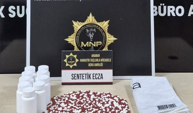 Mersin'de 489 adet sentetik hapla yakalandı