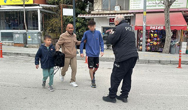 Burdur'da 2 genç bıçaklandı