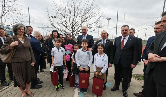 Kurtulmuş, Bükreş'te "Türk Toplumu Buluşması" programına katıldı