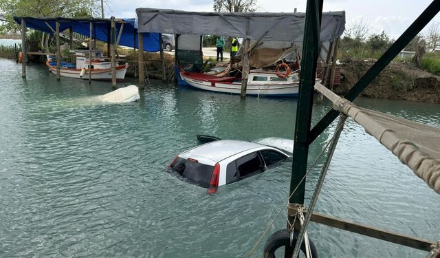 Otomobil ırmağa uçtu