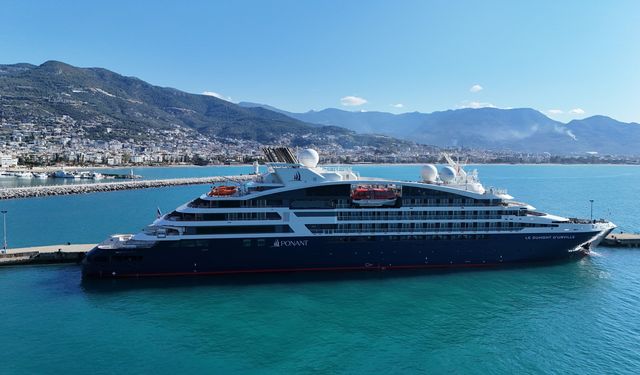 Alanya'ya demir attı