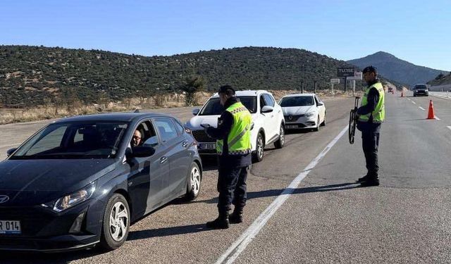 Korkuteli'de huzurlu bayram