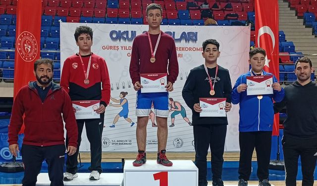 Serikli güreşçi şampiyon oldu