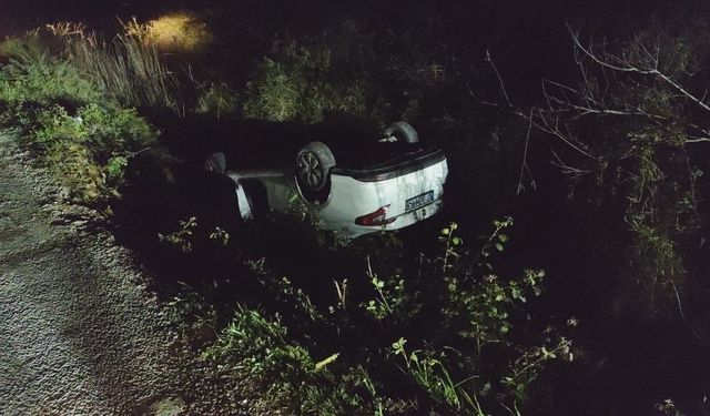 Antalya'da otomobil sulama kanalına uçtu