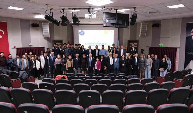 Çocuklara suyun önemi anlatılıyor