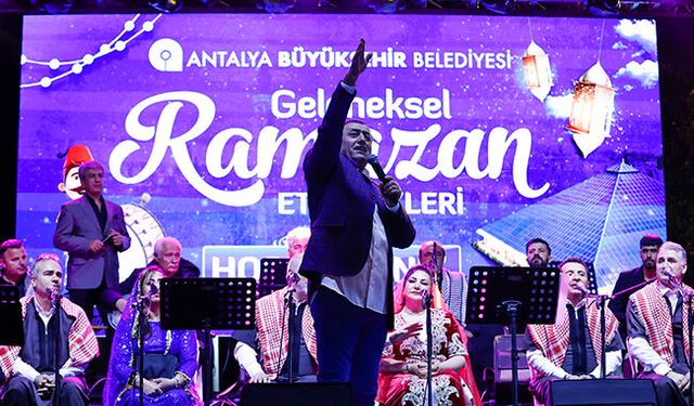 Ramazan Etkinlikleri'nde Mahmut Tuncer coşturdu