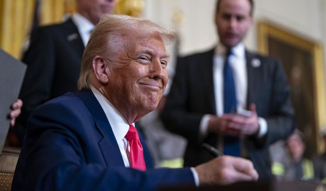 Trump'tan yardım etmeyen müttefiklerine: "Aptallar"