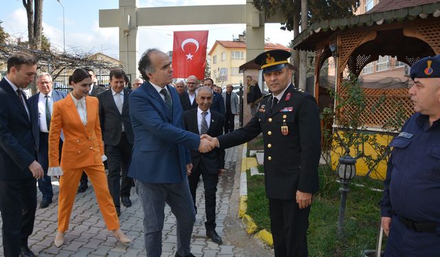 Korkuteli’de protokol bayramlaştı