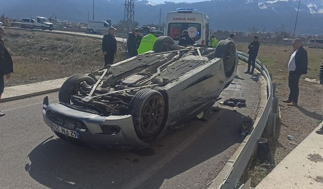 Kontrolden çıkan otomobil takla attı: 4 yaralı