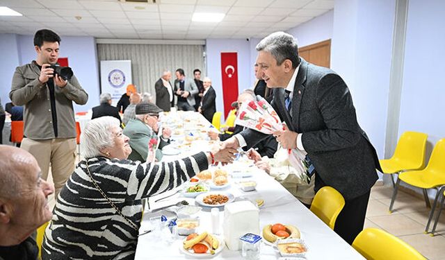 Vali Şahin Alanya Huzurevi'nde iftarda
