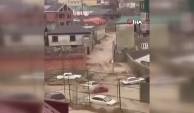 Dağıstan’da sel hayatı felç etti: Yüzlerce evi su bastı
