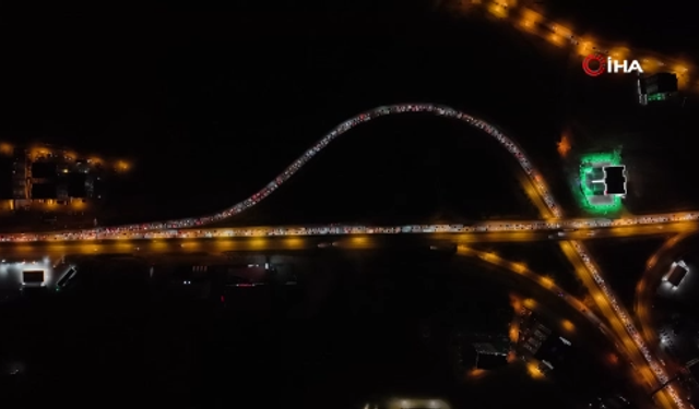 Tatil dönüşü: Araç kuyruğu 40 kilometreyi aştı