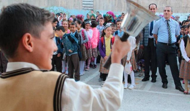 Ara tatiller kalkıyor mu? Milli Eğitim Bakanı Tekin duyurdu!