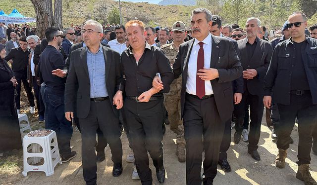 Ayla öğretmenin eşi: "Gurur duyuyorum, buraya ev yaptıracaktık, cenazesi geldi"